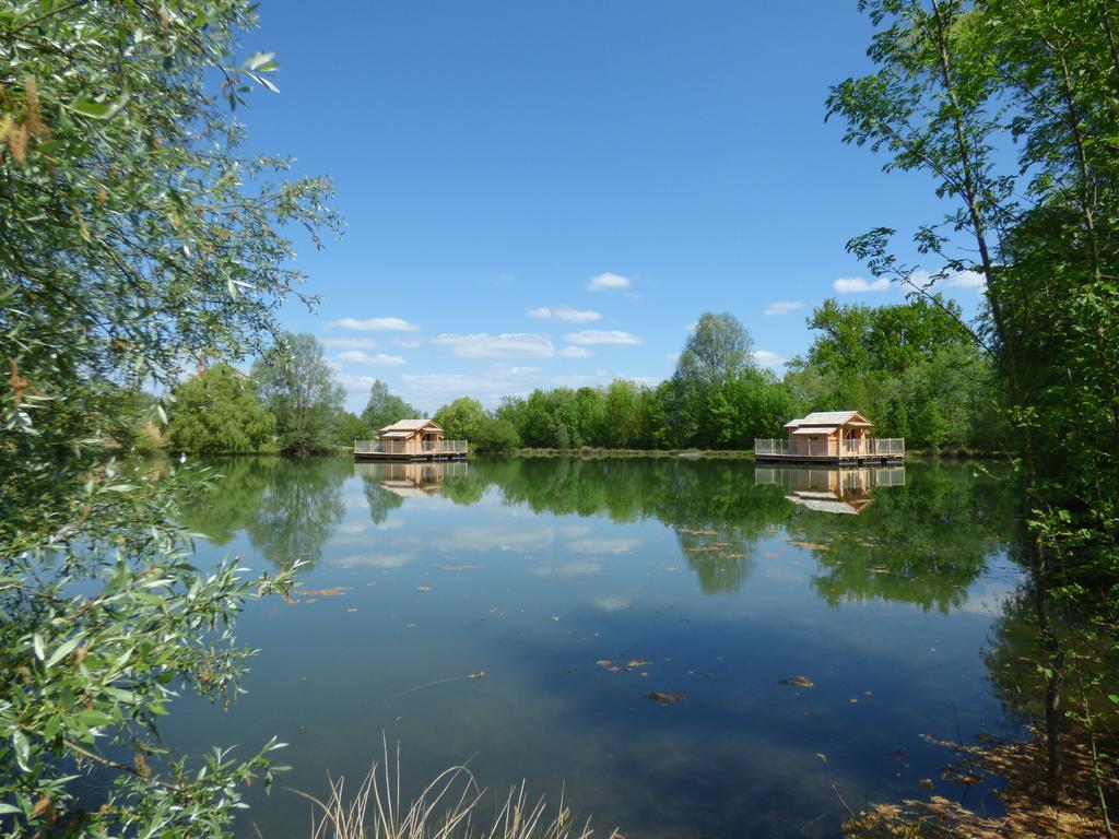 Cabanes Flottantes Du Lac De Pelisse Hotel Douzains Eksteriør billede
