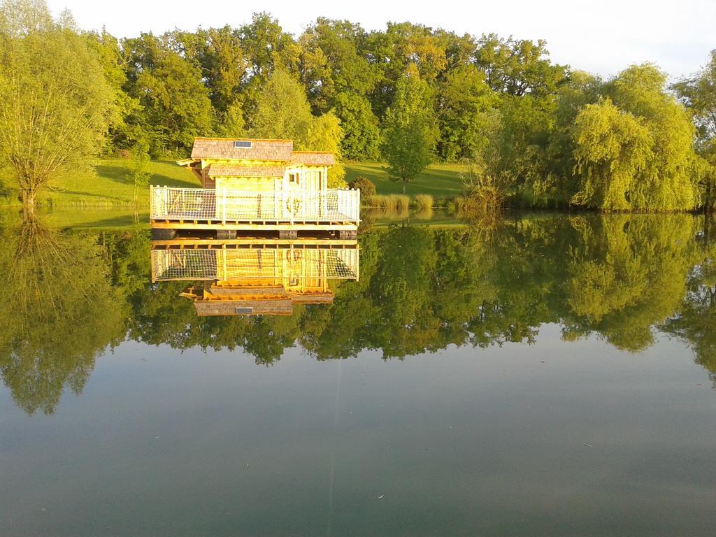 Cabanes Flottantes Du Lac De Pelisse Hotel Douzains Eksteriør billede