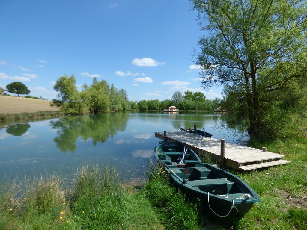 Cabanes Flottantes Du Lac De Pelisse Hotel Douzains Eksteriør billede