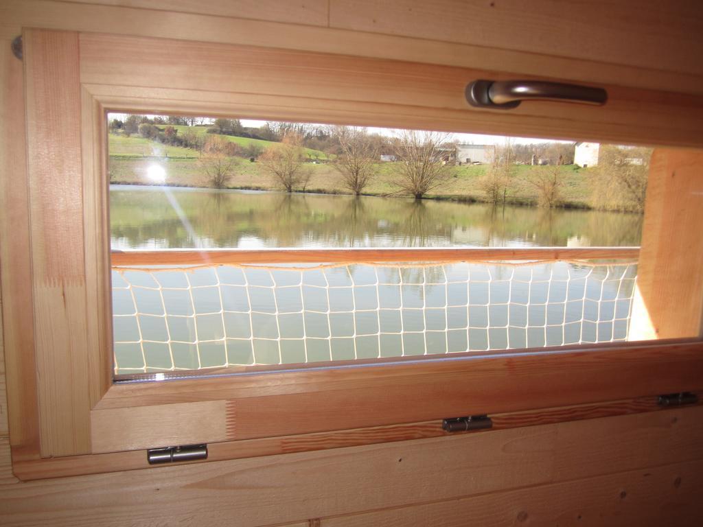 Cabanes Flottantes Du Lac De Pelisse Hotel Douzains Værelse billede