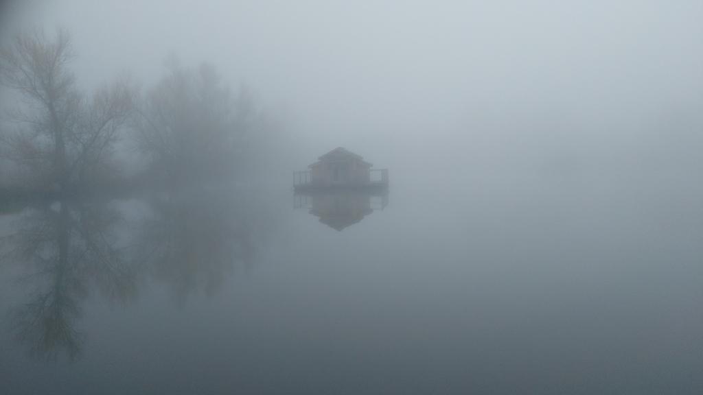 Cabanes Flottantes Du Lac De Pelisse Hotel Douzains Eksteriør billede